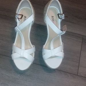 White wedges with jute rope